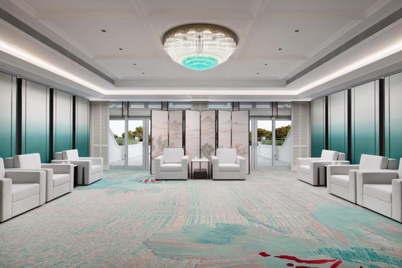 Xiamen International Seaside Hotel -Hotel Corridor Leads To The Stone Exhibition Hall Buitenkant foto
