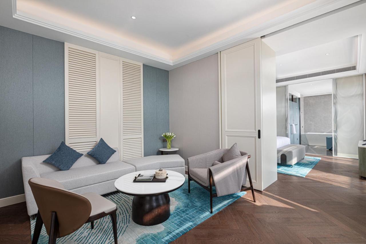 Xiamen International Seaside Hotel -Hotel Corridor Leads To The Stone Exhibition Hall Buitenkant foto