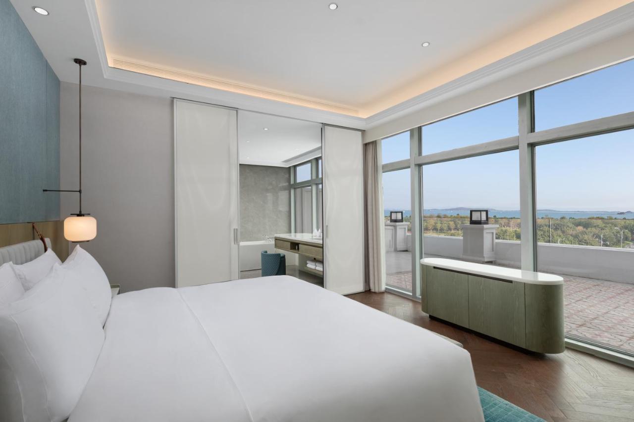 Xiamen International Seaside Hotel -Hotel Corridor Leads To The Stone Exhibition Hall Buitenkant foto