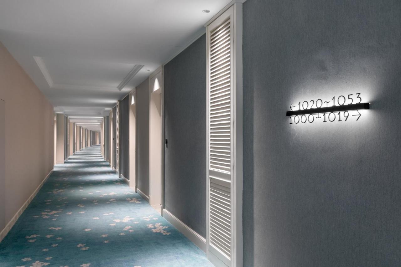 Xiamen International Seaside Hotel -Hotel Corridor Leads To The Stone Exhibition Hall Buitenkant foto