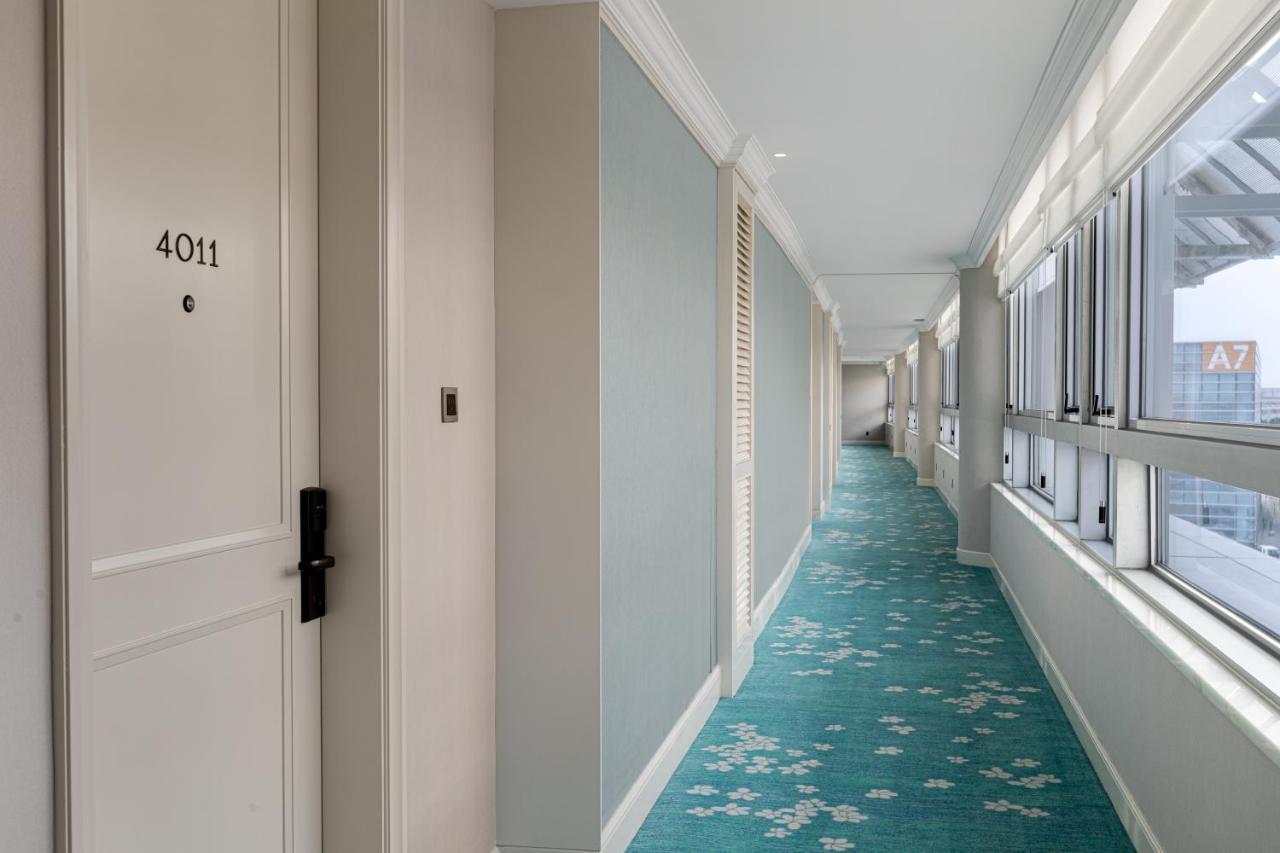 Xiamen International Seaside Hotel -Hotel Corridor Leads To The Stone Exhibition Hall Buitenkant foto
